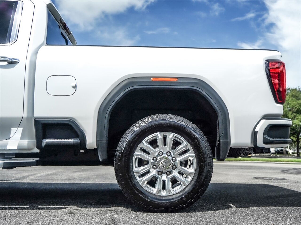 2020 GMC Sierra 2500HD Denali   - Photo 38 - Bonita Springs, FL 34134