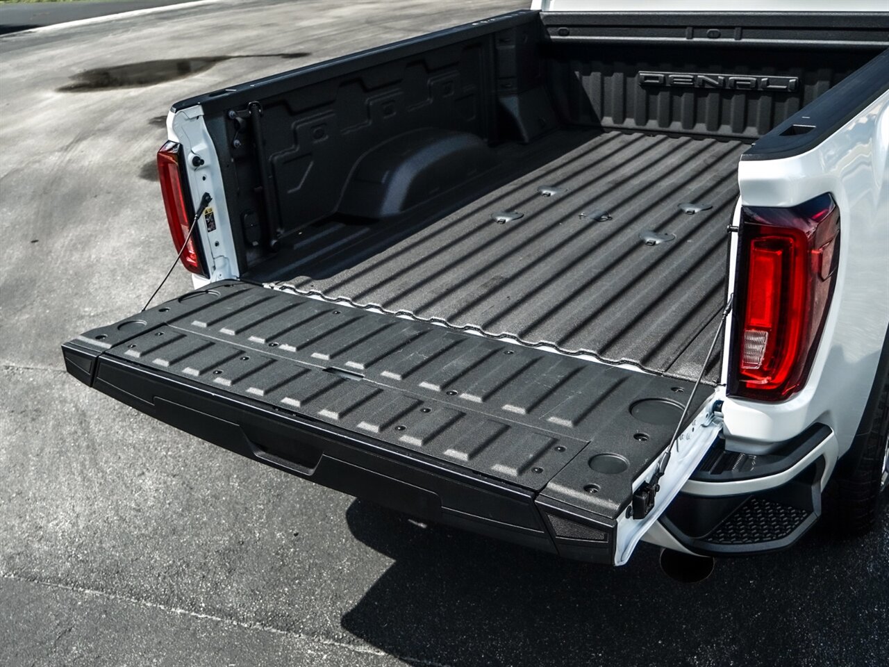 2020 GMC Sierra 2500HD Denali   - Photo 47 - Bonita Springs, FL 34134