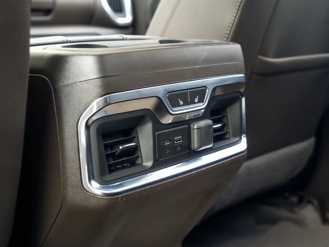 2020 GMC Sierra 2500HD Denali   - Photo 20 - Bonita Springs, FL 34134