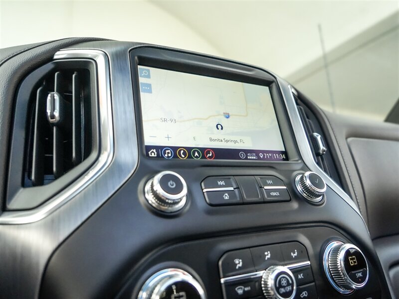 2020 GMC Sierra 2500HD Denali   - Photo 15 - Bonita Springs, FL 34134