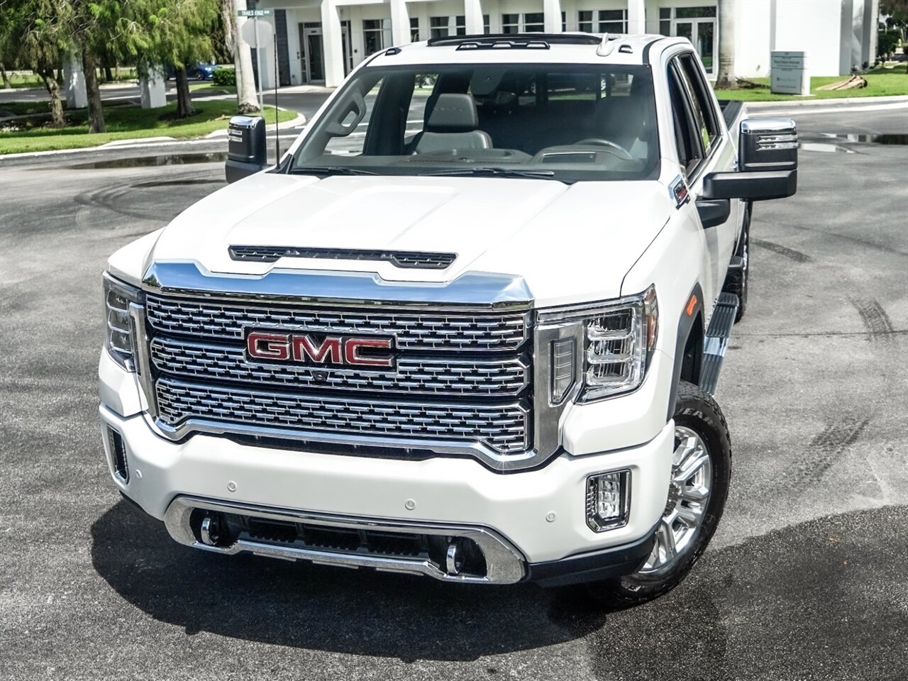 2020 GMC Sierra 2500HD Denali   - Photo 9 - Bonita Springs, FL 34134