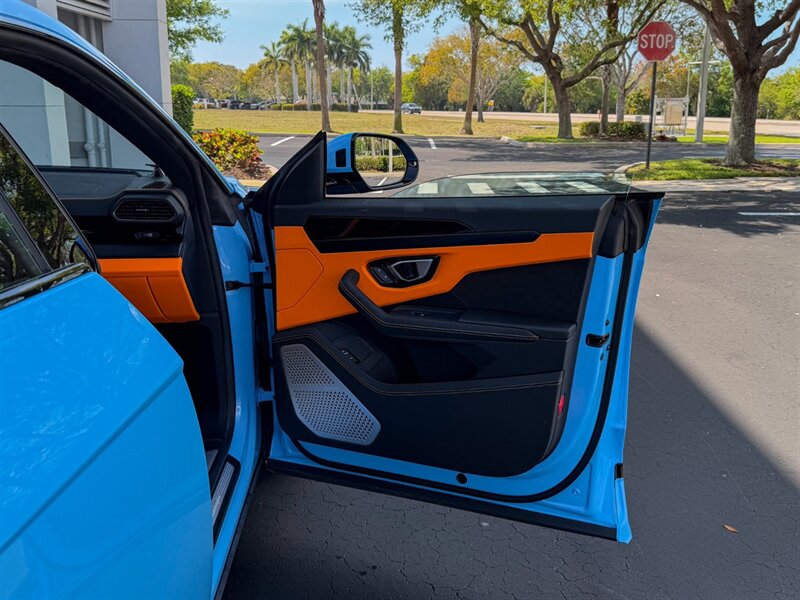 2023 Lamborghini Urus S - Photo 39 - Bonita Springs, FL 34134