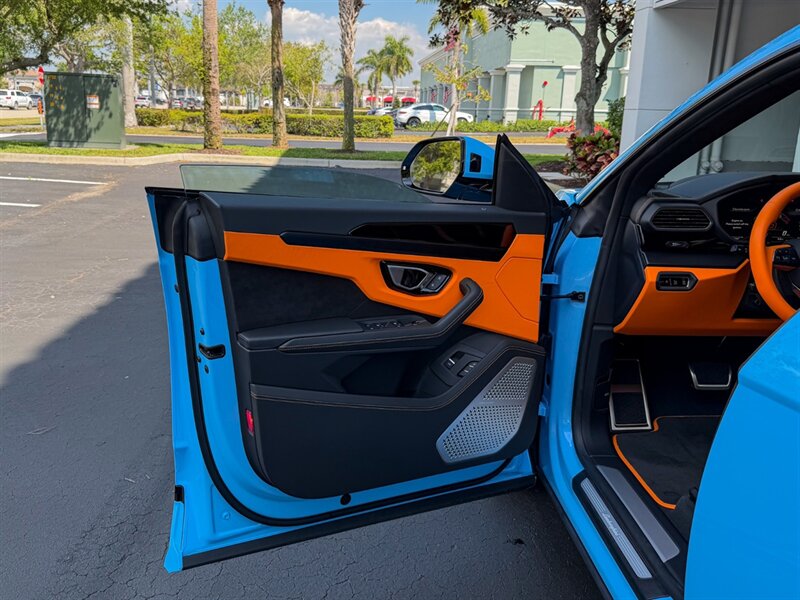 2023 Lamborghini Urus S - Photo 24 - Bonita Springs, FL 34134