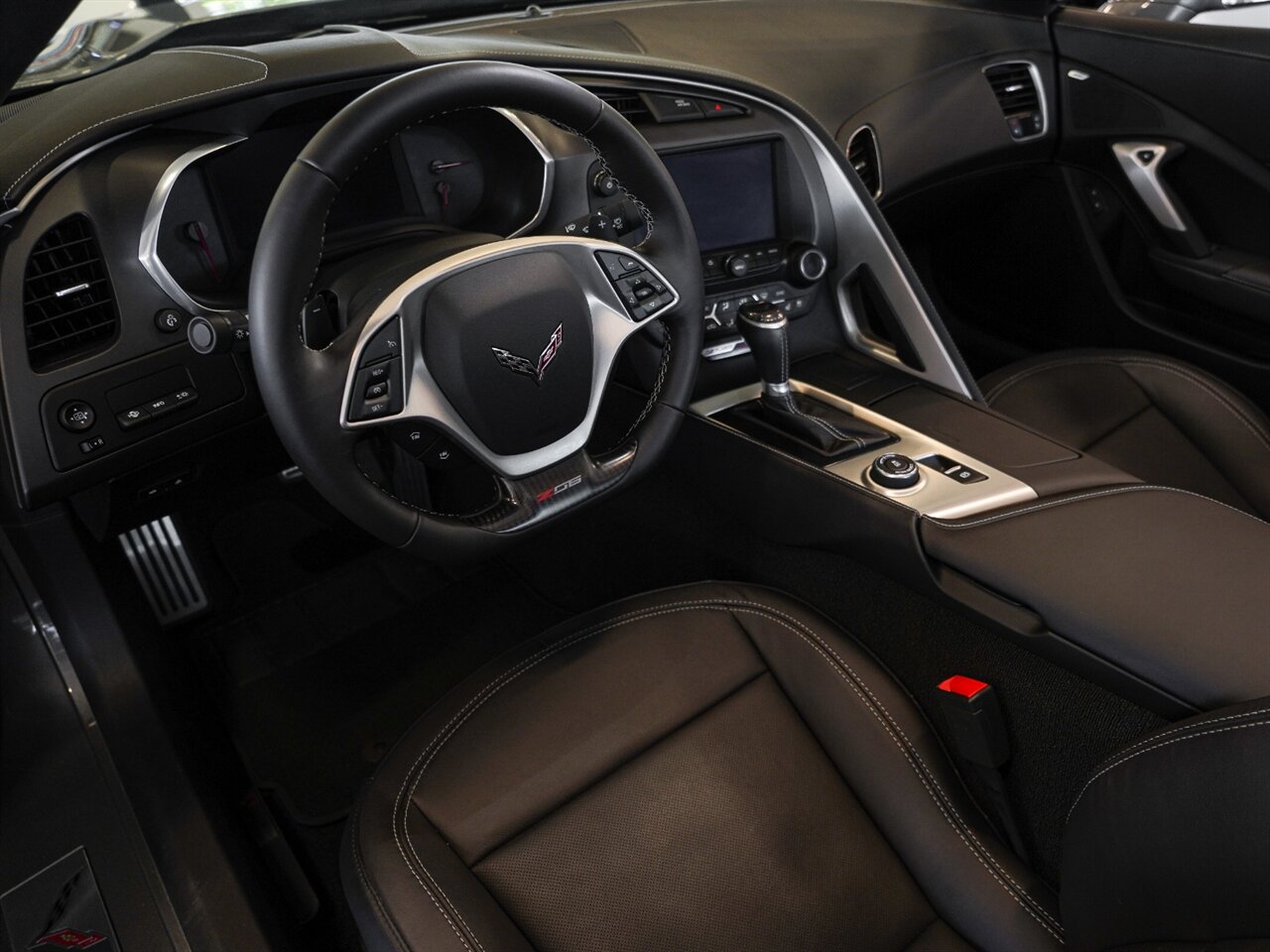 2016 Chevrolet Corvette Z06 2LZ photo 2