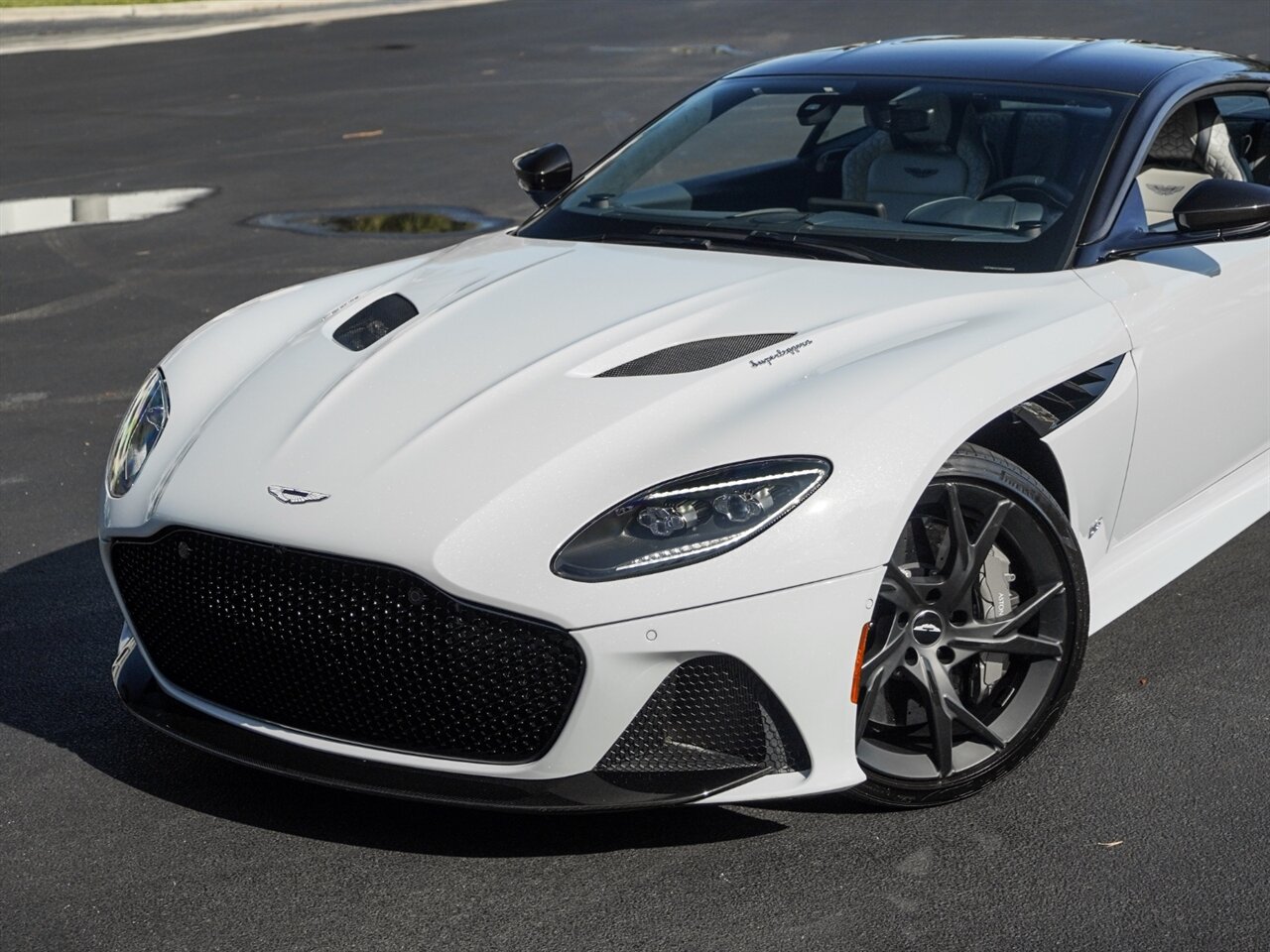 2019 Aston Martin DBS Superleggera   - Photo 10 - Bonita Springs, FL 34134