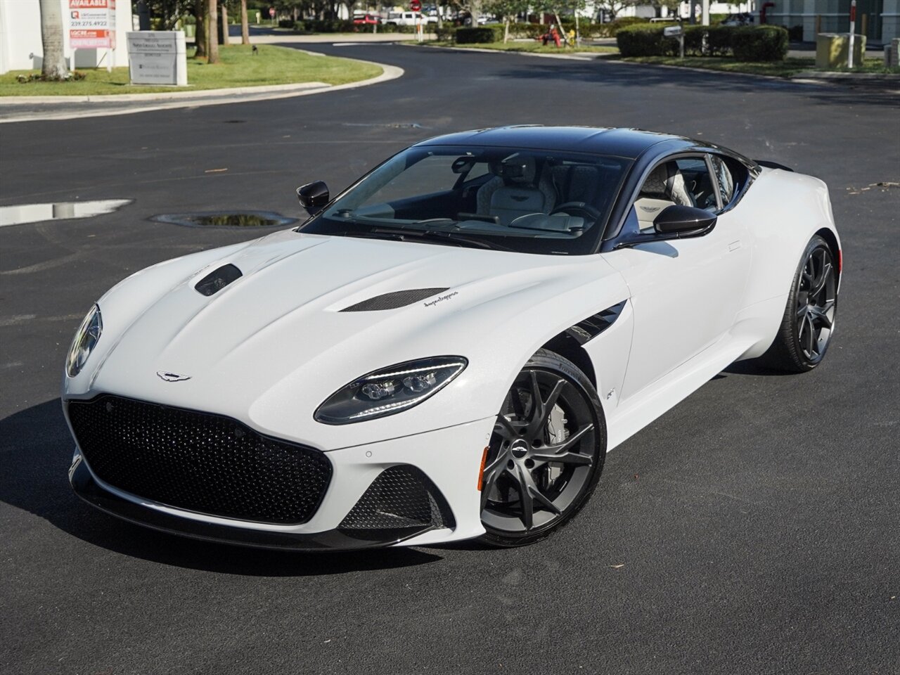 2019 Aston Martin DBS Superleggera   - Photo 11 - Bonita Springs, FL 34134