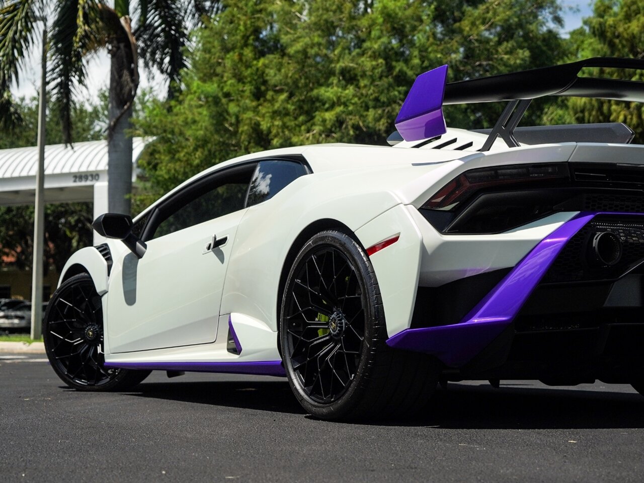 2022 Lamborghini Huracan STO   - Photo 48 - Bonita Springs, FL 34134