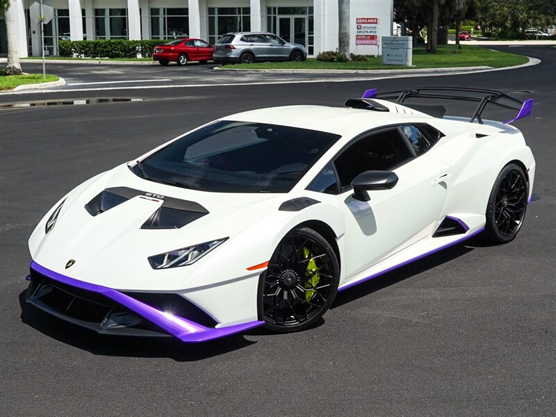2022 Lamborghini Huracan STO - Photo 12 - Bonita Springs, FL 34134