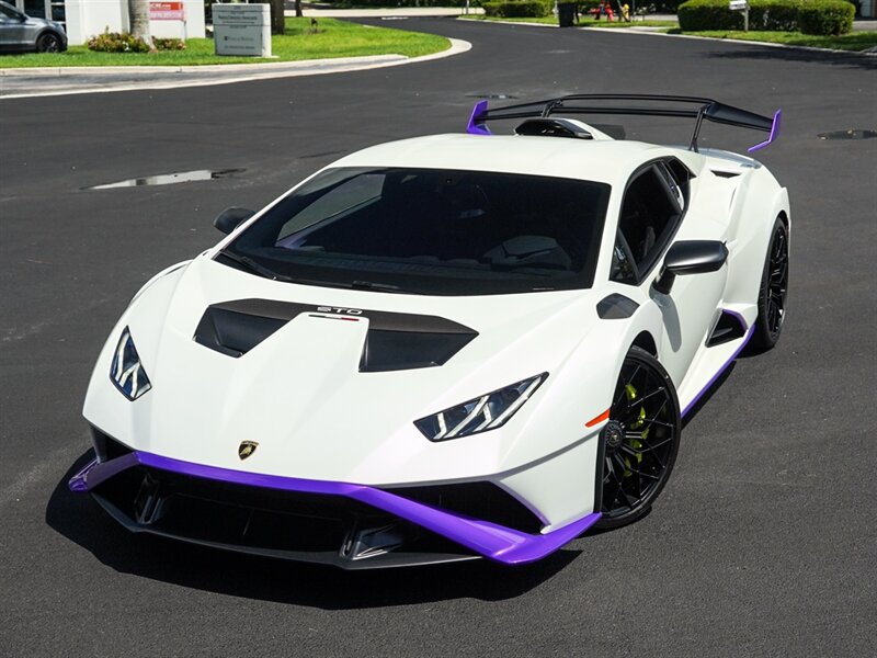 2022 Lamborghini Huracan STO - Photo 10 - Bonita Springs, FL 34134