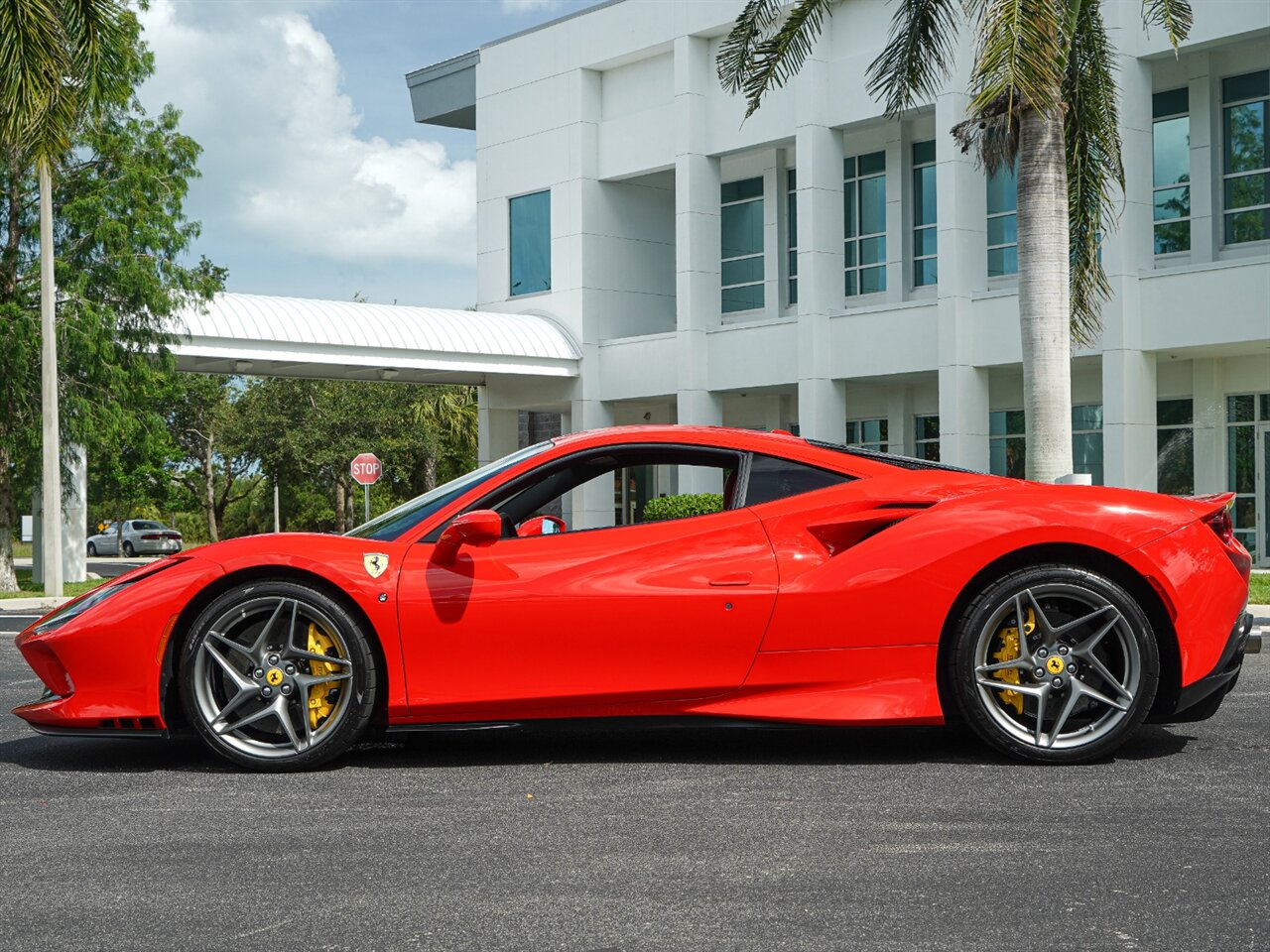 2020 Ferrari F8 TRIBUTO   - Photo 9 - Bonita Springs, FL 34134