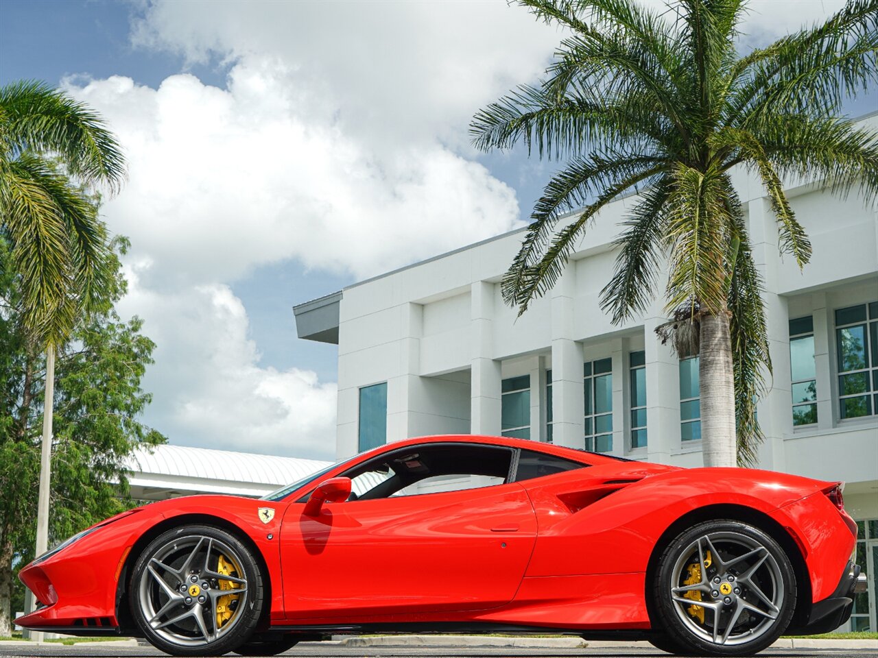 2020 Ferrari F8 TRIBUTO   - Photo 35 - Bonita Springs, FL 34134