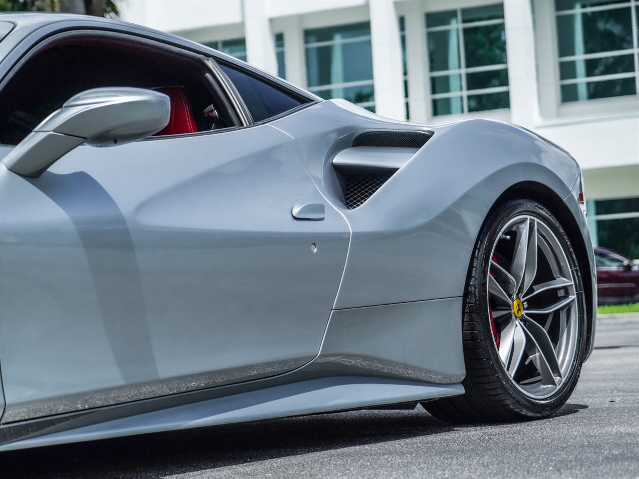 2017 Ferrari 488 GTB   - Photo 10 - Bonita Springs, FL 34134