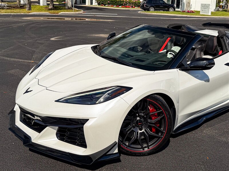 2023 Chevrolet Corvette Z06   - Photo 10 - Bonita Springs, FL 34134