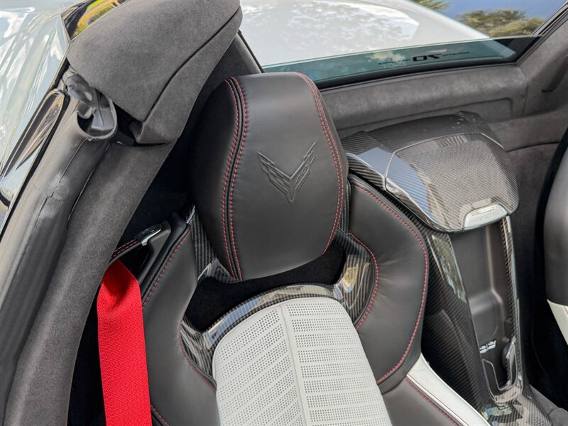 2023 Chevrolet Corvette Z06   - Photo 37 - Bonita Springs, FL 34134