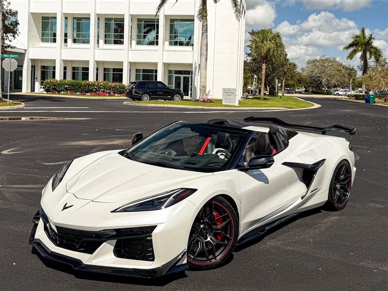 2023 Chevrolet Corvette Z06   - Photo 9 - Bonita Springs, FL 34134