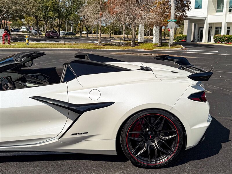 2023 Chevrolet Corvette Z06   - Photo 49 - Bonita Springs, FL 34134
