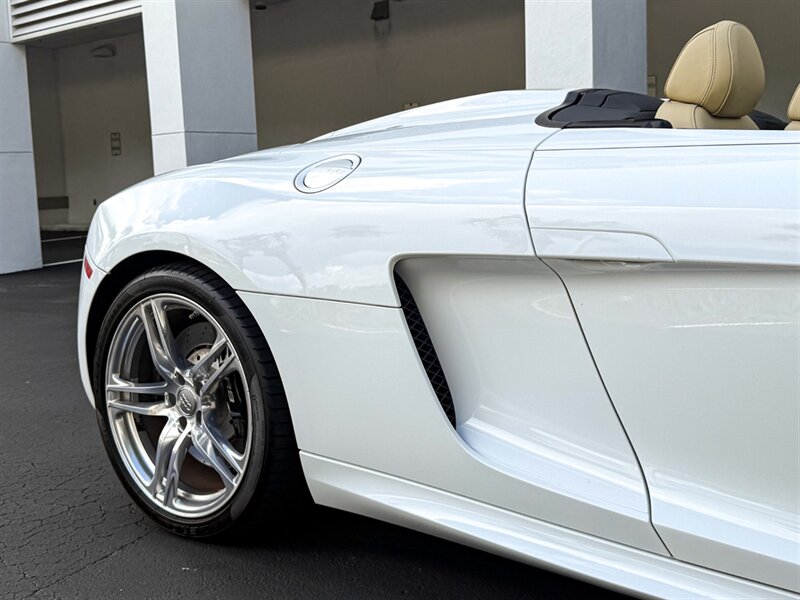 2011 Audi R8 5.2 quattro Spyder   - Photo 55 - Bonita Springs, FL 34134