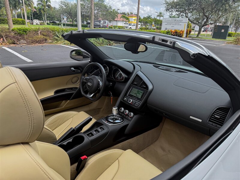 2011 Audi R8 5.2 quattro Spyder   - Photo 23 - Bonita Springs, FL 34134