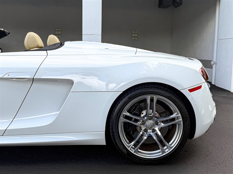 2011 Audi R8 5.2 quattro Spyder   - Photo 35 - Bonita Springs, FL 34134