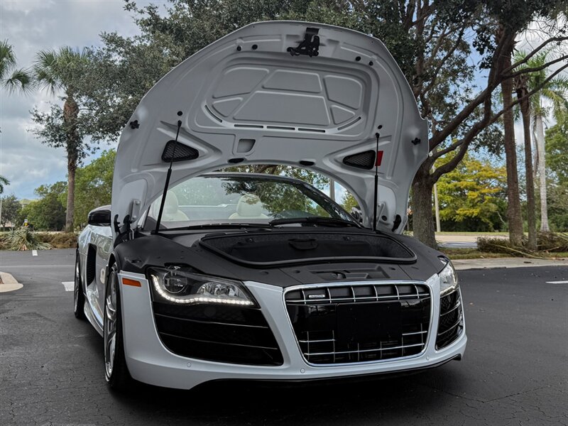 2011 Audi R8 5.2 quattro Spyder   - Photo 31 - Bonita Springs, FL 34134