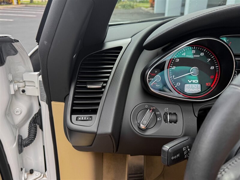 2011 Audi R8 5.2 quattro Spyder   - Photo 18 - Bonita Springs, FL 34134