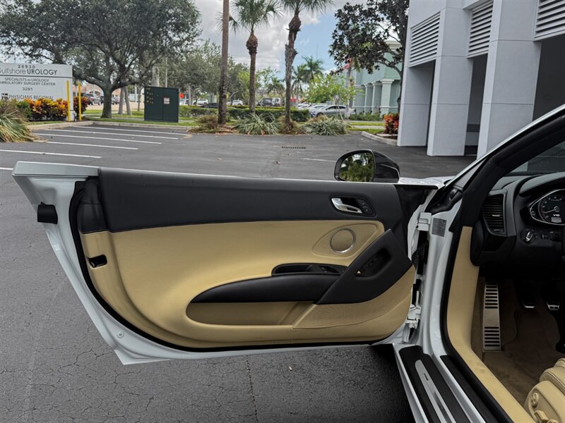 2011 Audi R8 5.2 quattro Spyder   - Photo 22 - Bonita Springs, FL 34134