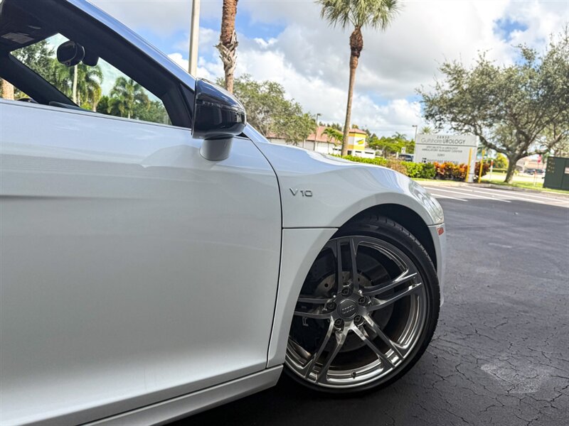 2011 Audi R8 5.2 quattro Spyder   - Photo 51 - Bonita Springs, FL 34134