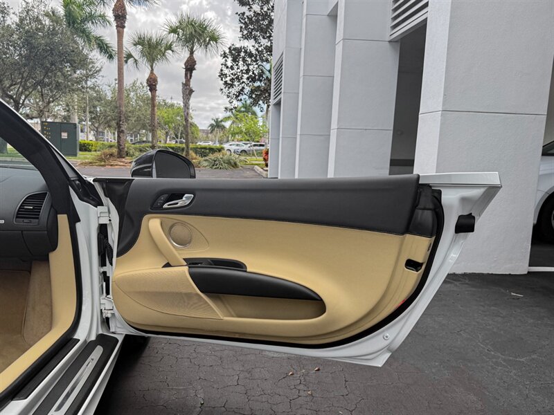 2011 Audi R8 5.2 quattro Spyder   - Photo 30 - Bonita Springs, FL 34134