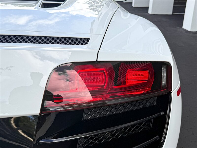 2011 Audi R8 5.2 quattro Spyder   - Photo 46 - Bonita Springs, FL 34134