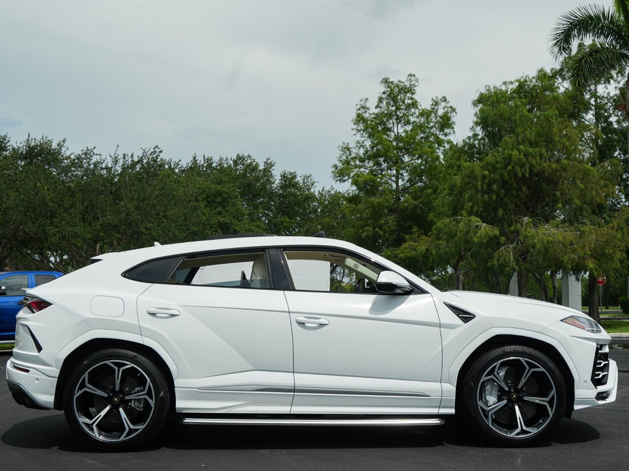2020 Lamborghini Urus photo 67