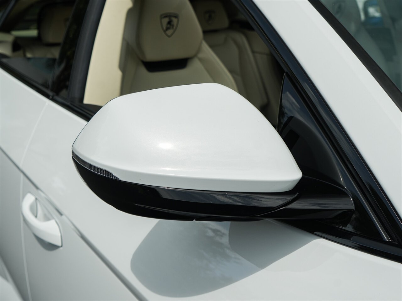 2020 Lamborghini Urus photo 68