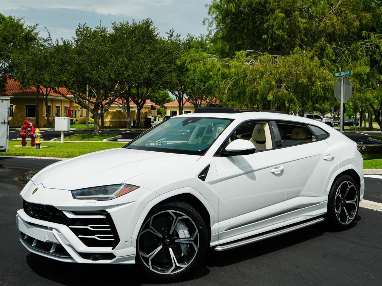 2020 Lamborghini Urus photo 6