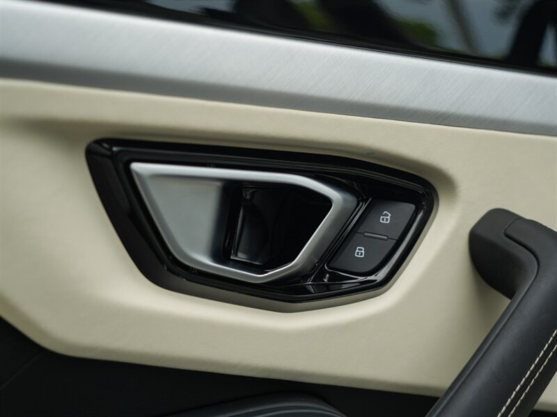 2020 Lamborghini Urus   - Photo 27 - Bonita Springs, FL 34134