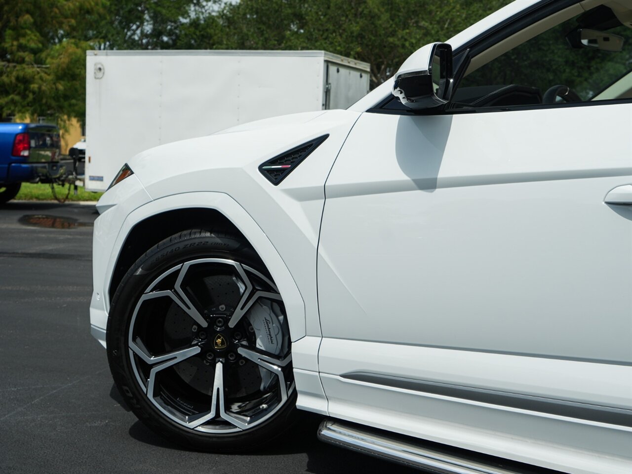 2020 Lamborghini Urus photo 52