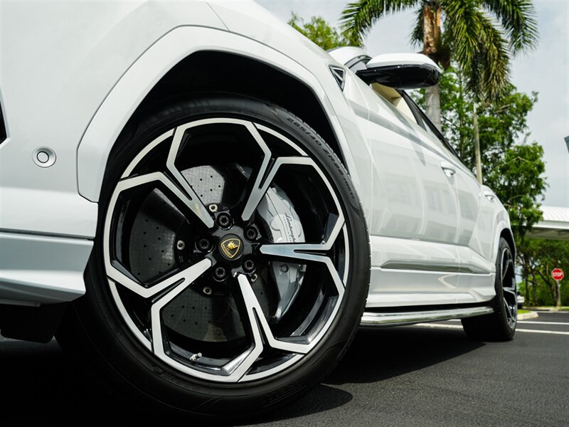 2020 Lamborghini Urus   - Photo 11 - Bonita Springs, FL 34134