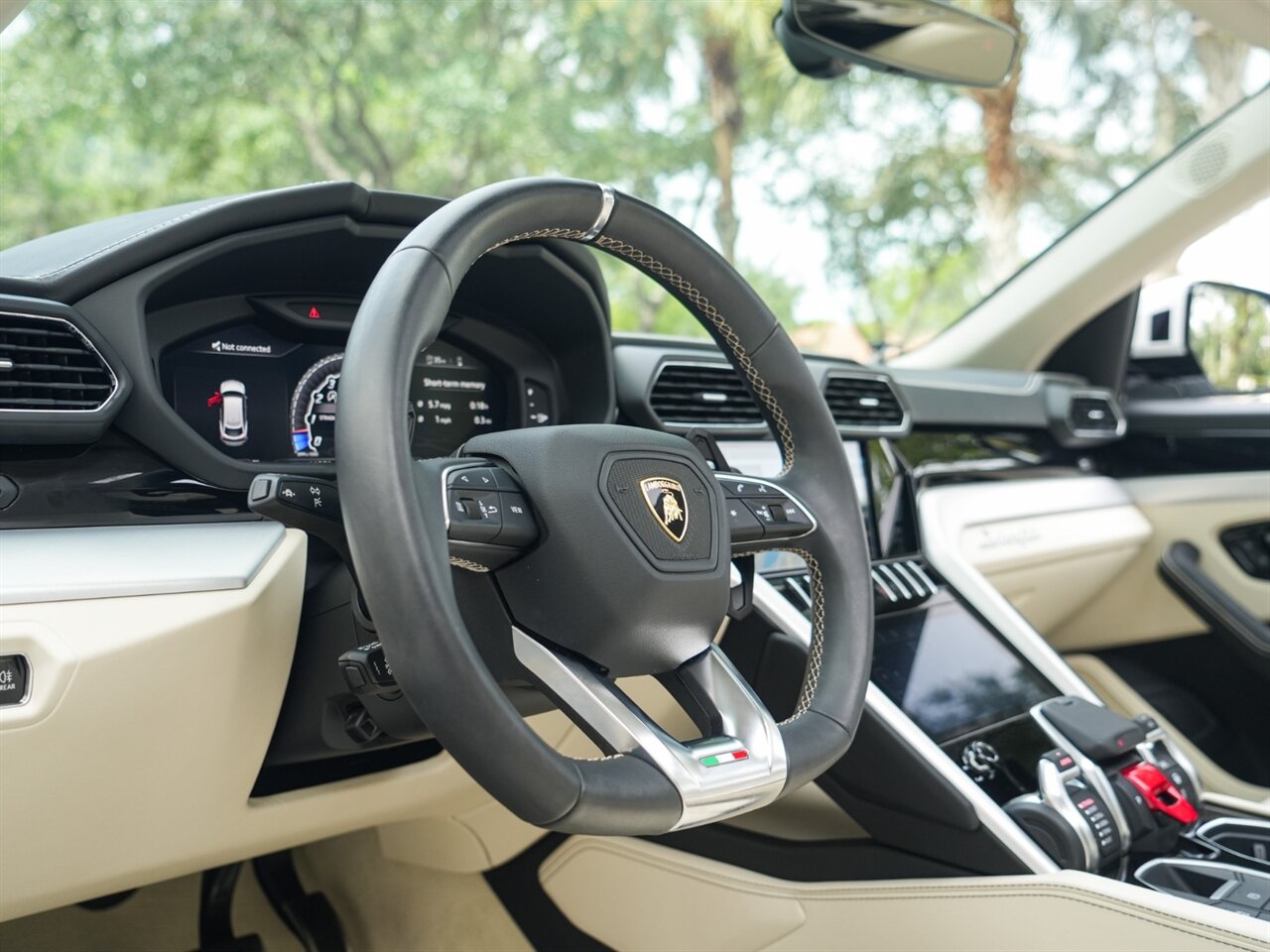 2020 Lamborghini Urus photo 10