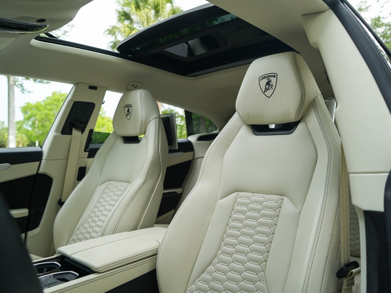 2020 Lamborghini Urus photo 20