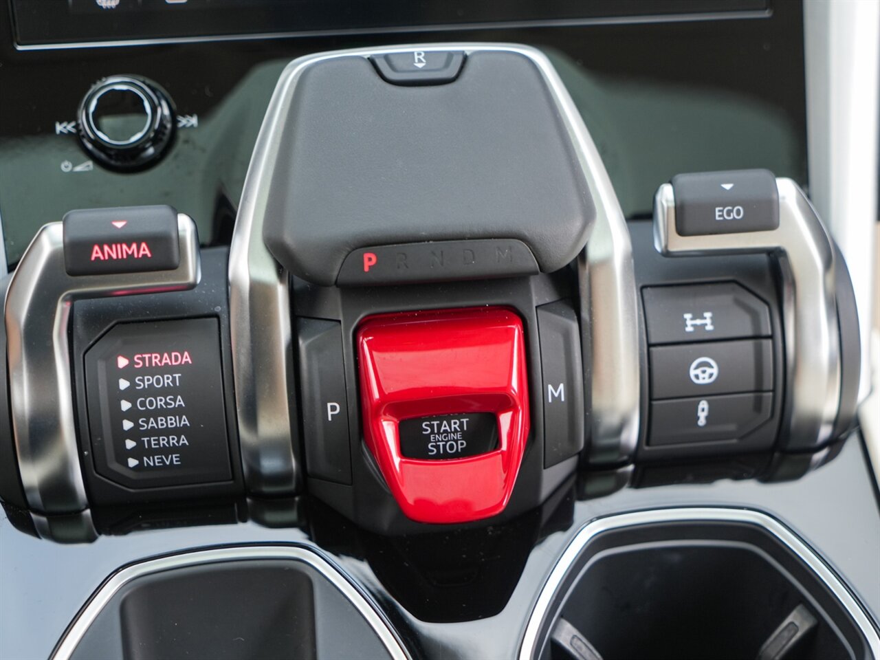 2020 Lamborghini Urus photo 16