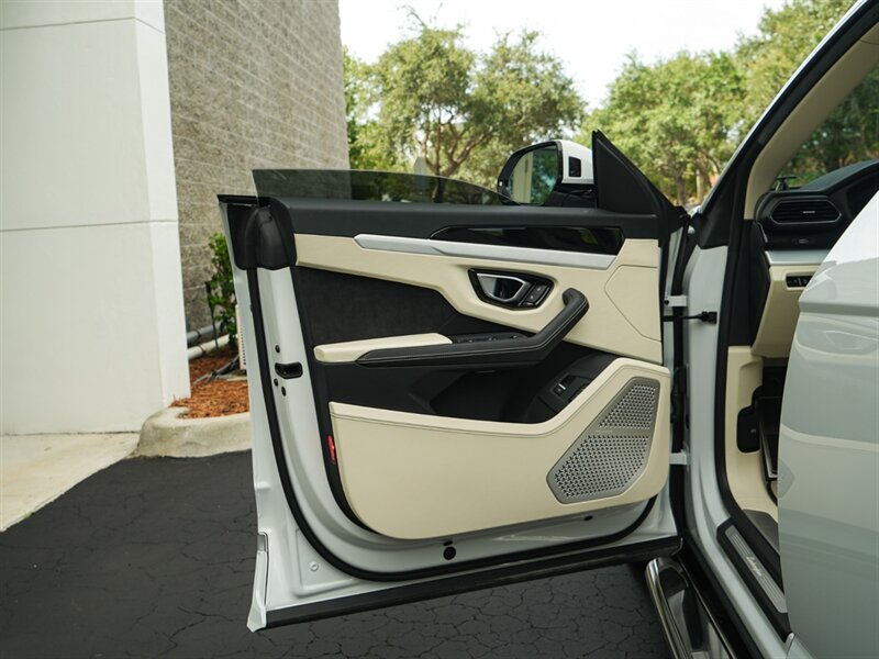 2020 Lamborghini Urus   - Photo 26 - Bonita Springs, FL 34134