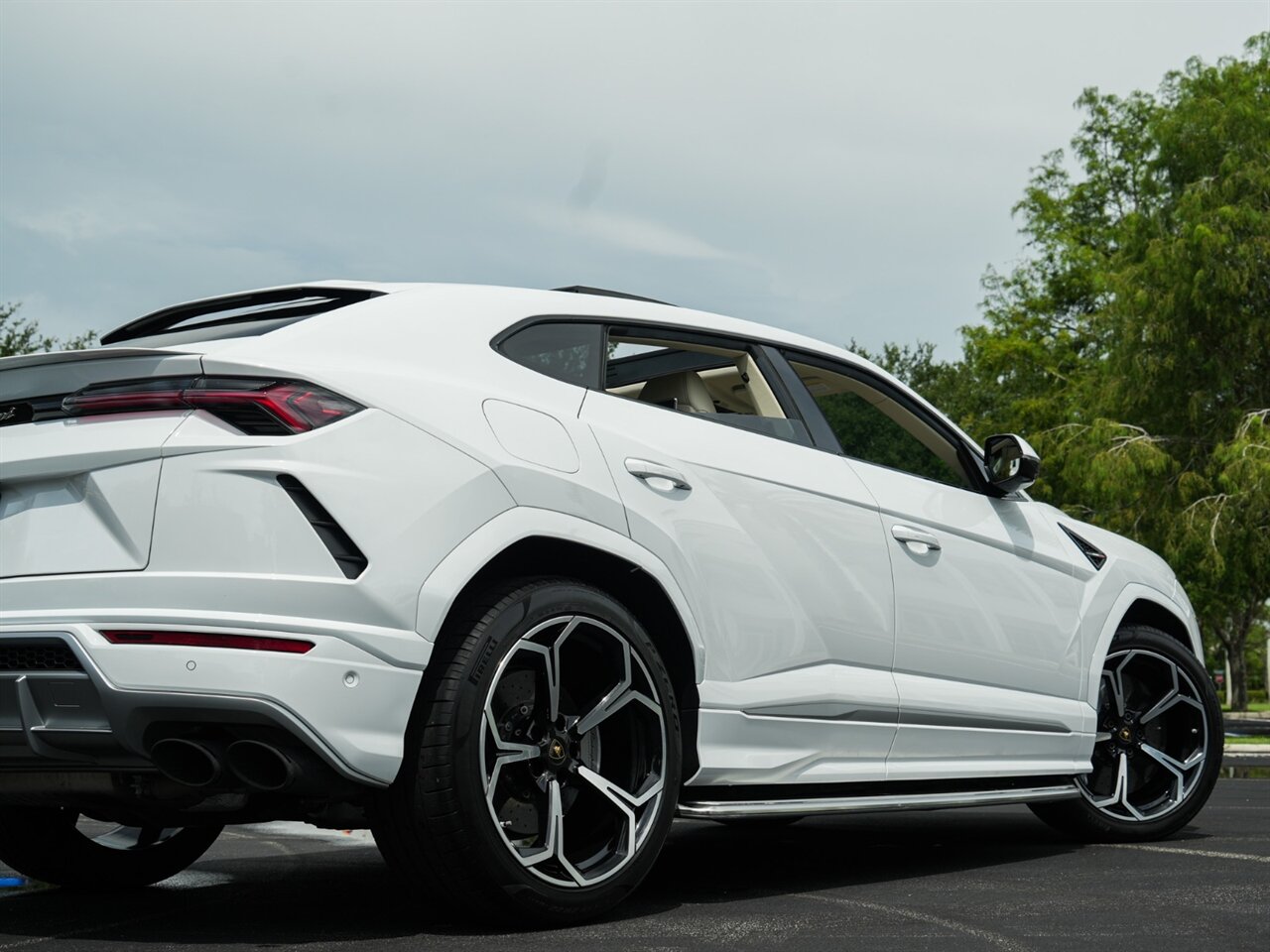 2020 Lamborghini Urus photo 65