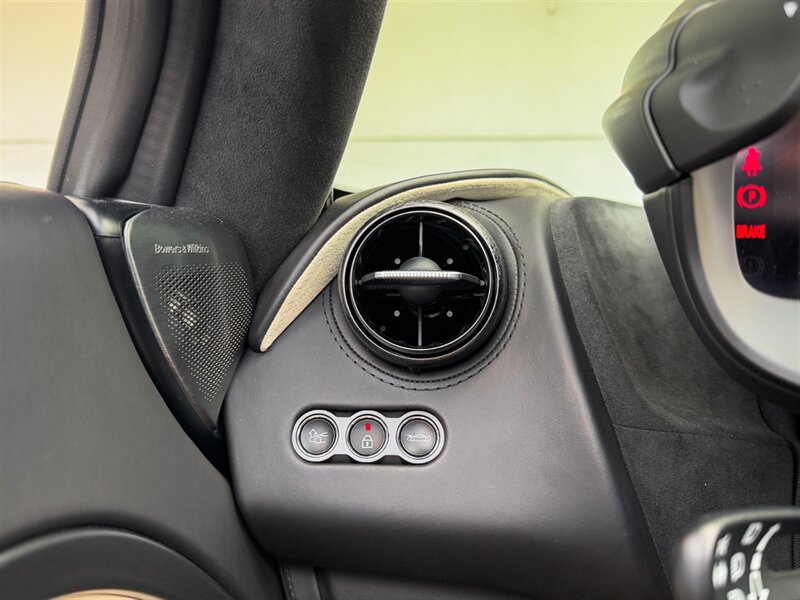 2024 McLaren 750S Spider - Photo 21 - Bonita Springs, FL 34134