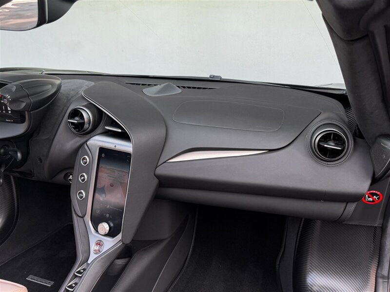 2024 McLaren 750S Spider - Photo 33 - Bonita Springs, FL 34134