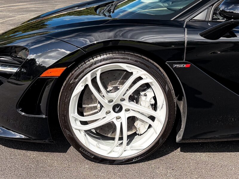 2024 McLaren 750S Spider - Photo 38 - Bonita Springs, FL 34134