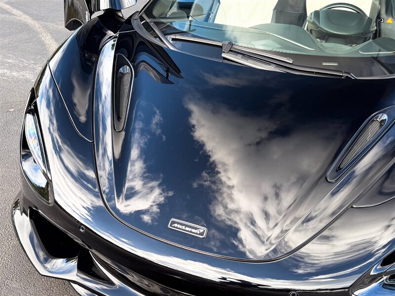 2024 McLaren 750S Spider - Photo 4 - Bonita Springs, FL 34134
