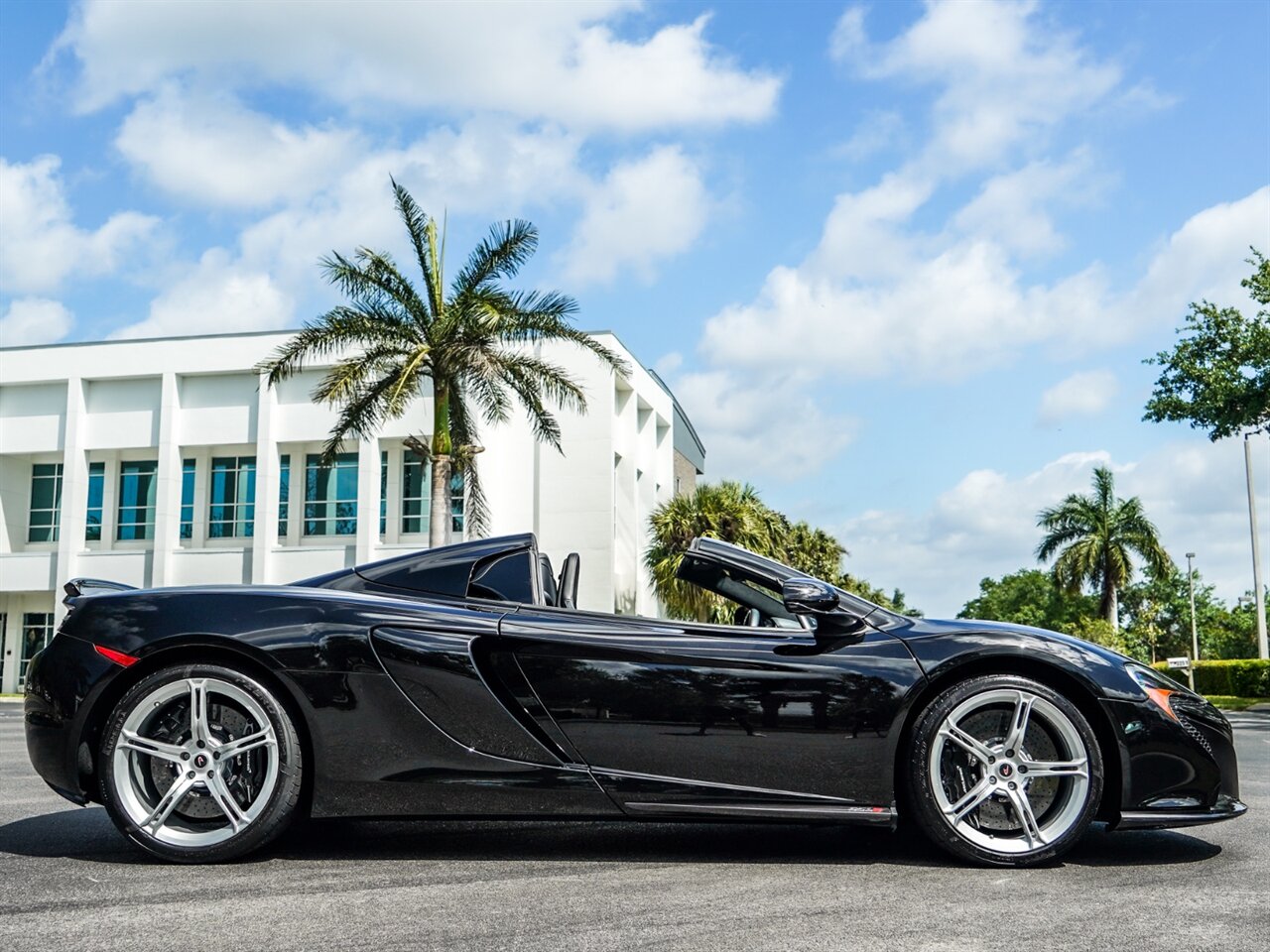 2015 McLaren 650S Spider   - Photo 39 - Bonita Springs, FL 34134