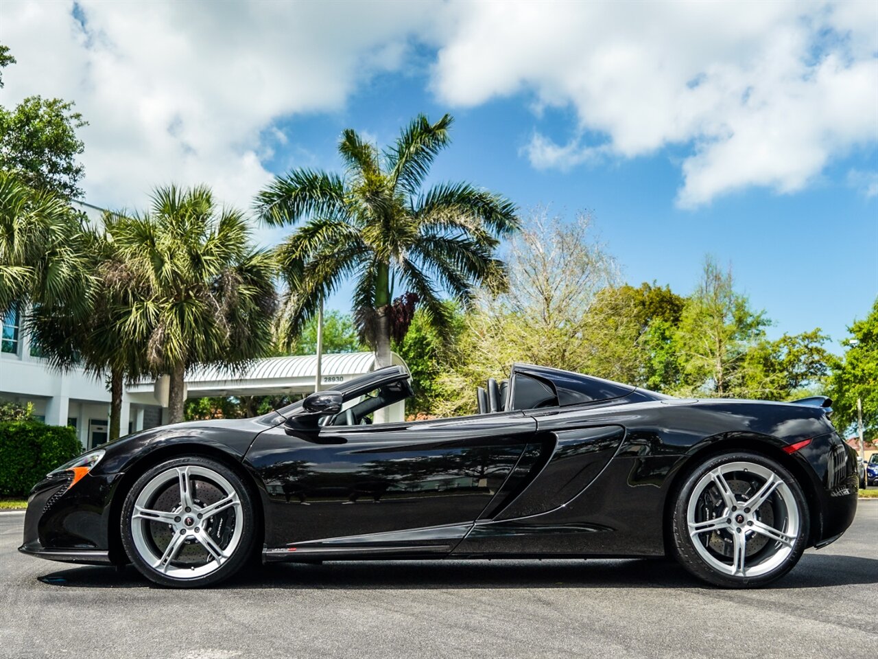 2015 McLaren 650S Spider   - Photo 27 - Bonita Springs, FL 34134