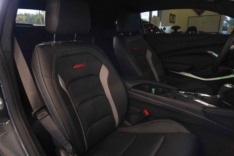 2018 Chevrolet Camaro SS - Photo 49 - Bonita Springs, FL 34134