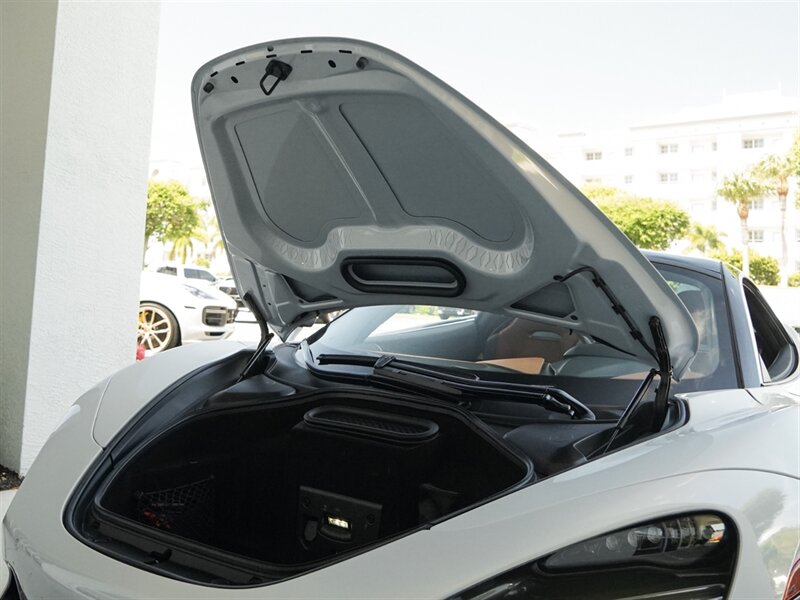 2018 McLaren 720S Luxury - Photo 34 - Bonita Springs, FL 34134