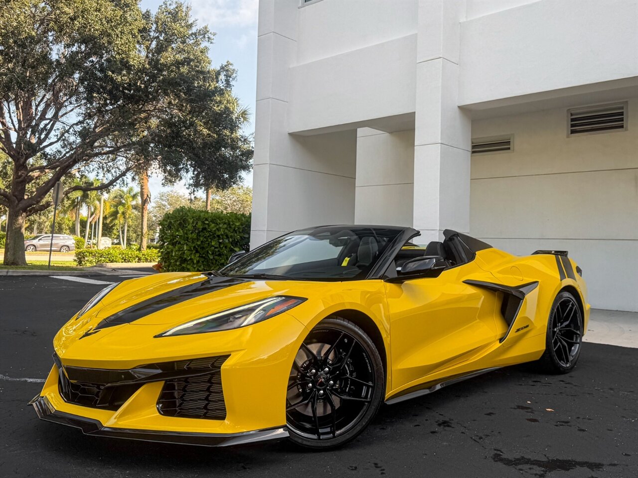 2025 Chevrolet Corvette Z06   - Photo 10 - Bonita Springs, FL 34134