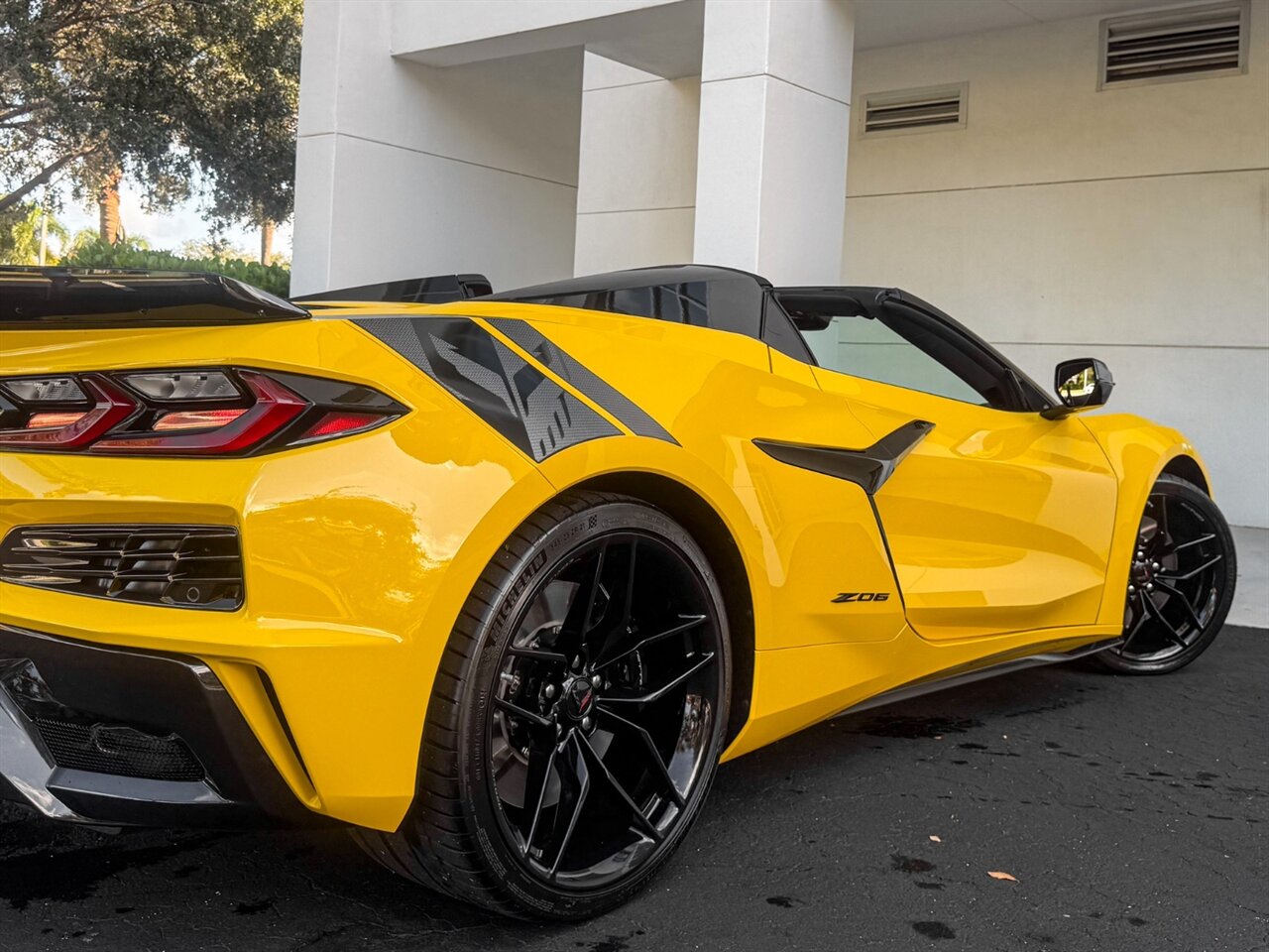 2025 Chevrolet Corvette Z06   - Photo 56 - Bonita Springs, FL 34134